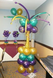 Mardi Gras balloon topiary