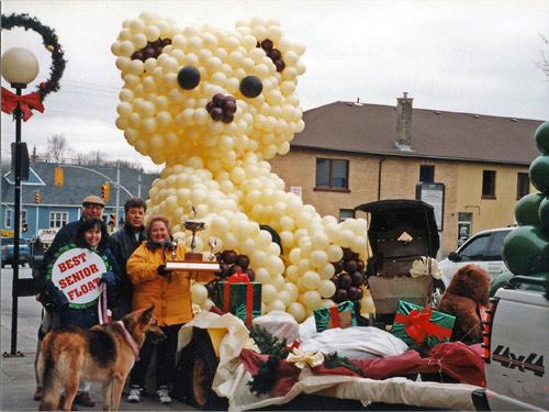 Teddy bear float balloon sculpture
