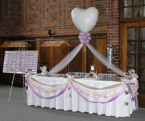 Gift table with ribbon striping