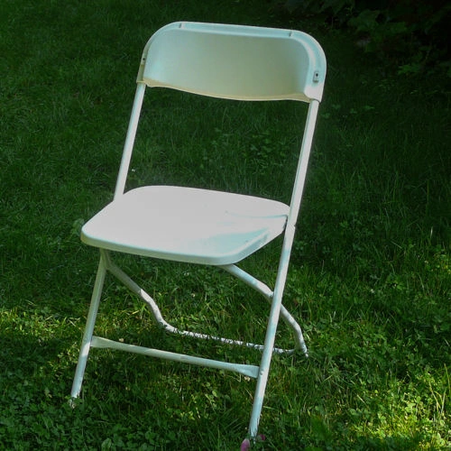 white folding chair
